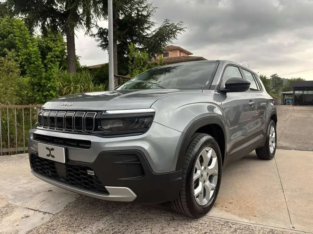 Usata Jeep Avenger 101 CV (74 kW) 2023 Grigio SUV