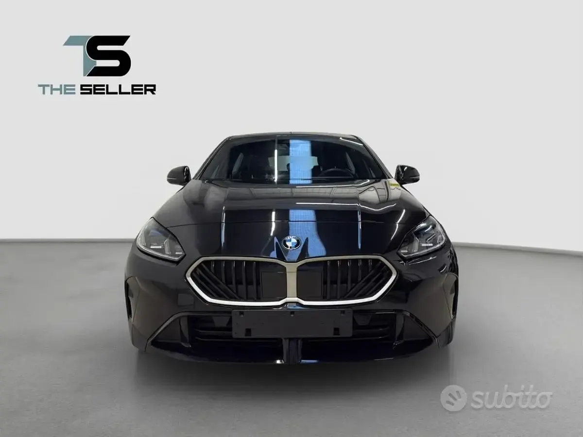 Usata BMW 120 M Sport 170 CV (125 kW) 2025 Nero Utilitaria