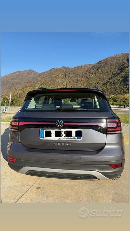 Usata VW T-Cross 110 CV (80 kW) 2022 Grigio SUV
