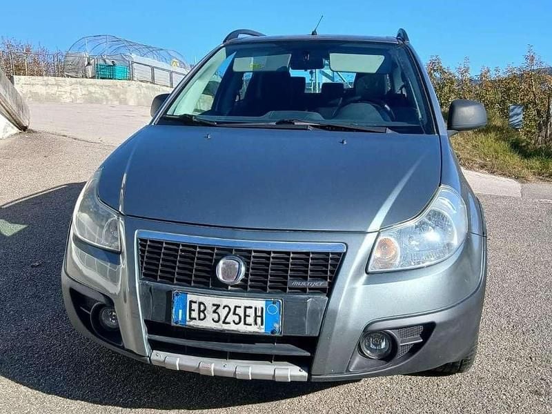 Usata 2011 Fiat Sedici Emotion SUV | 6000 € (Buon prezzo) - Immagine 1/4