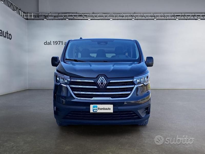 Begagnad Renault Trafic 150 HK (110 kW) 2024 Svart Minibuss