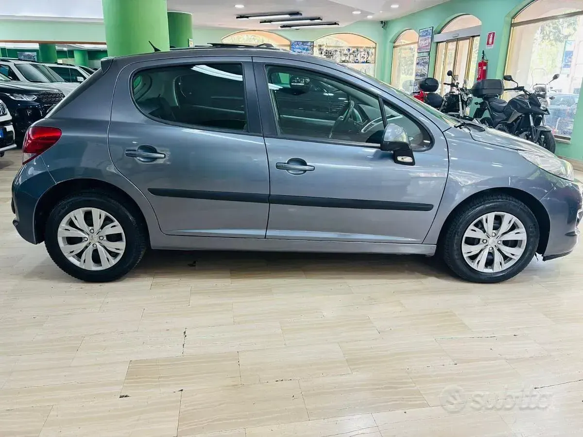 Usata Peugeot 207 Allure 67 CV (49 kW) 2012 Grigio Utilitaria