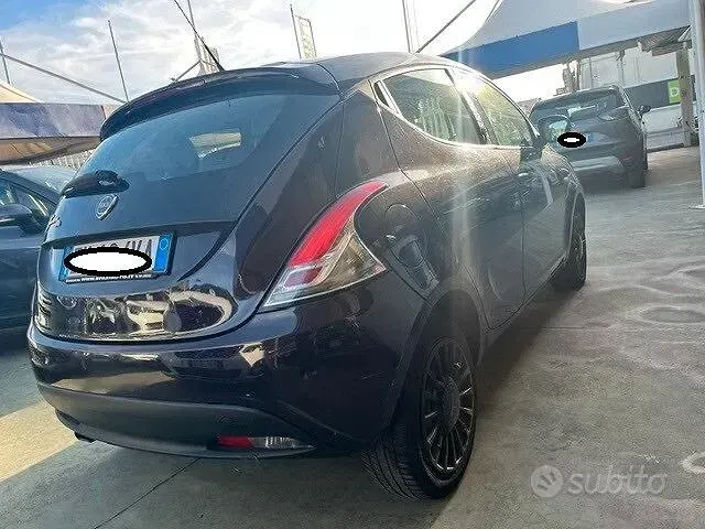 Usata Lancia Ypsilon 95 CV (69 kW) 2014 Viola Utilitaria