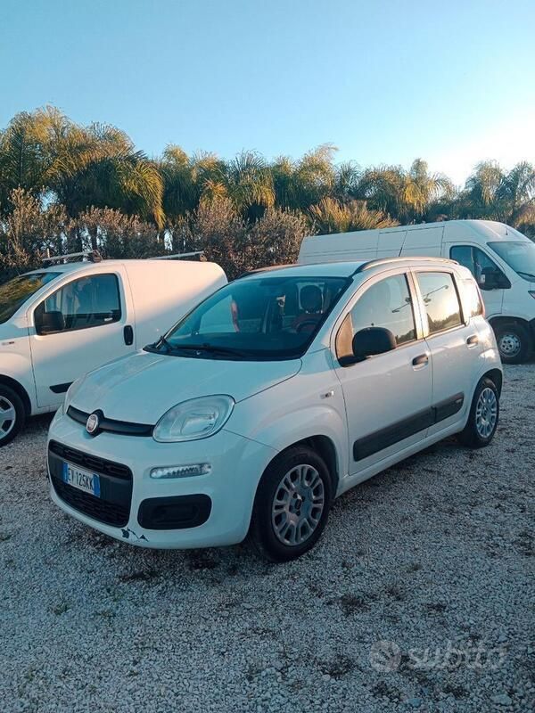 Bianco Usata 2014 Fiat Panda Lounge Due volumi | 5200 € (Buon prezzo) - Immagine 1/4