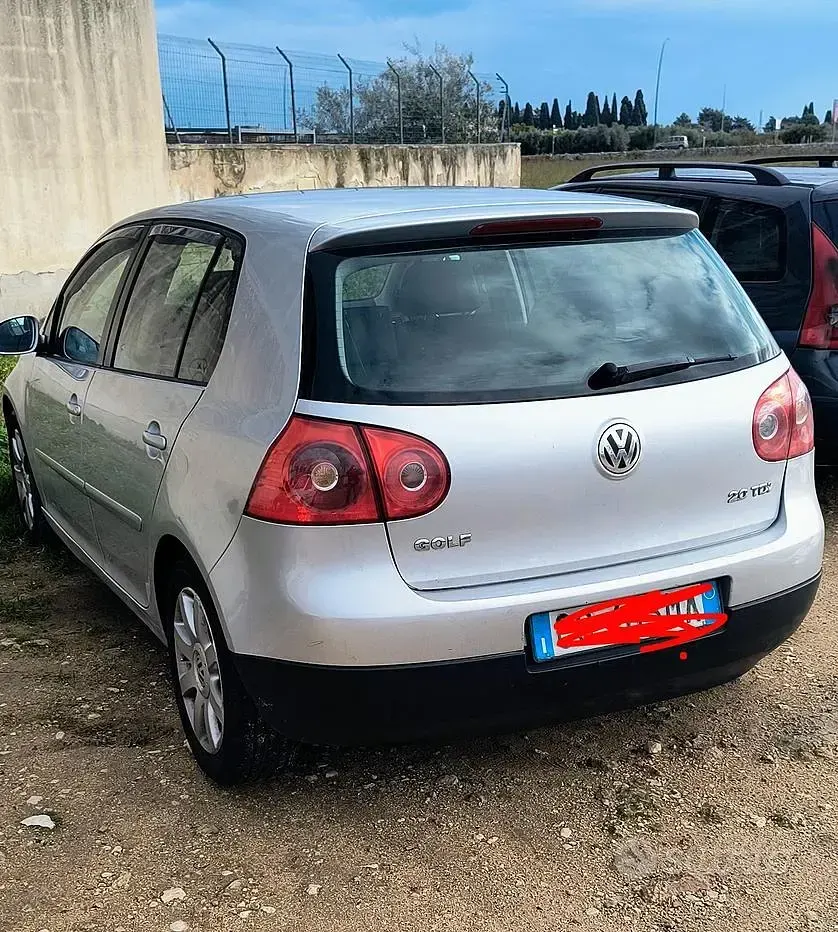 Usata VW Golf IV 140 CV (102 kW) 2004 Grigio Berlina