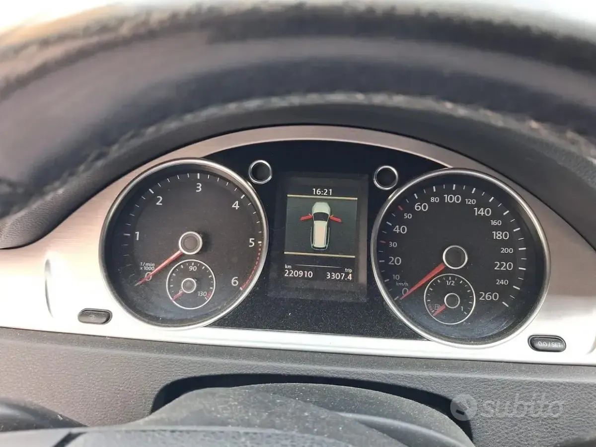 Usata VW Passat Highline 140 CV (102 kW) 2012 Nero Station wagon
