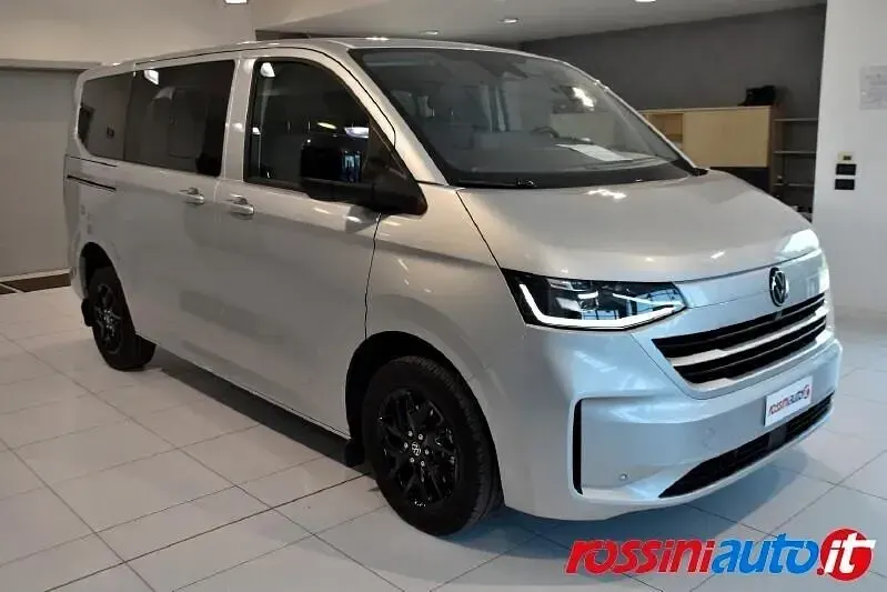 Usata VW Caravelle Life 150 CV (110 kW) 2025 Argento Furgone