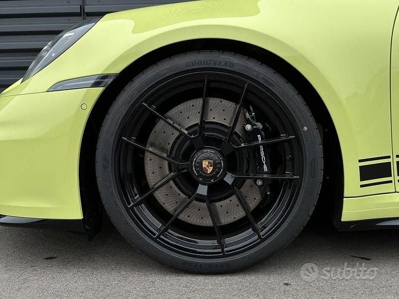 Nuova Porsche 911 Carrera GTS 484 CV (355 kW) 2025 Giallo Berlina