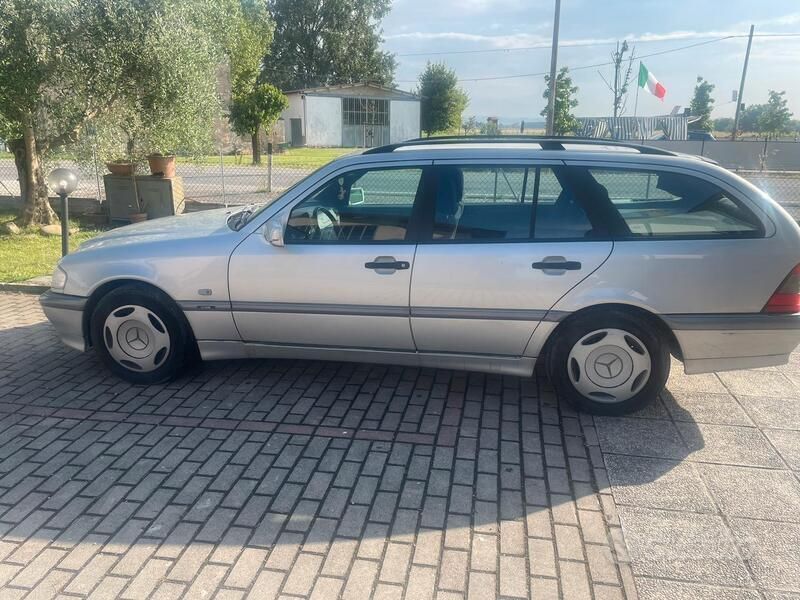 Grigio Usata 1999 Mercedes C180 Station wagon | 1300 € - Immagine 1/4