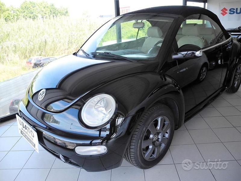 Usata VW New Beetle Cabriolet 101 CV (74 kW) 2004 Nero Cabrio