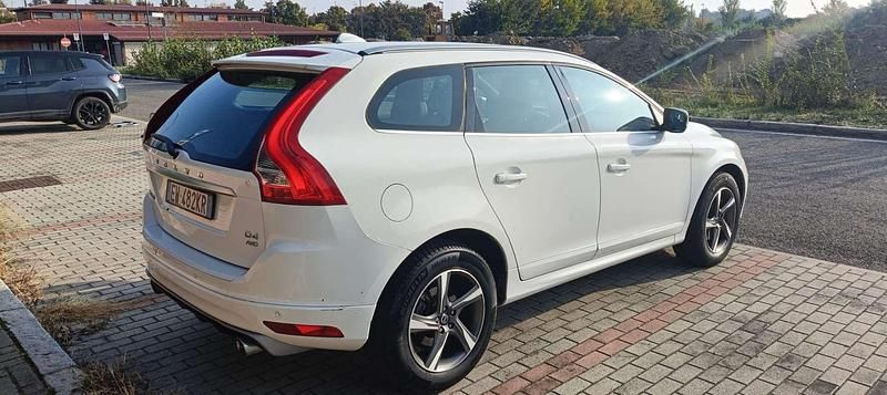 Usata Volvo XC60 R-Design 181 CV (133 kW) 2014 Bianco SUV