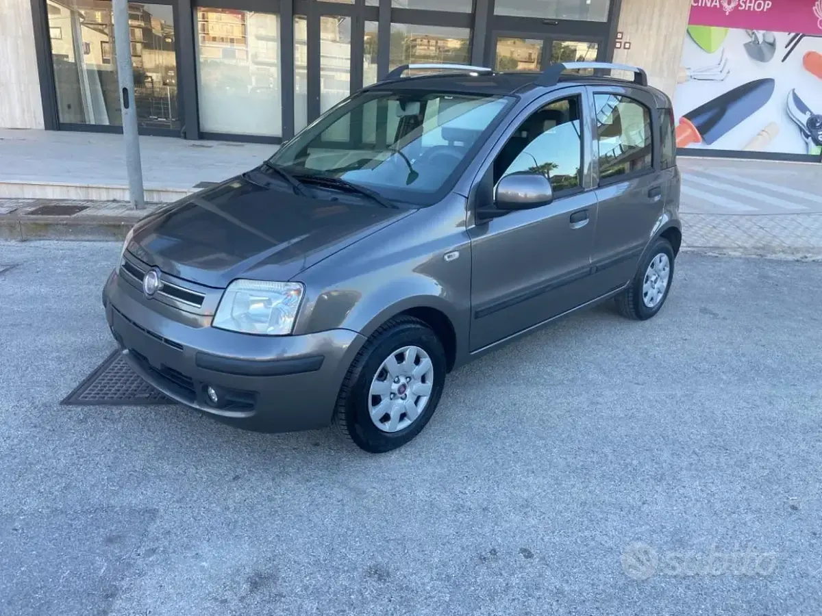 Usata Fiat Panda Dynamic 69 CV (50 kW) 2012 Grigio Utilitaria