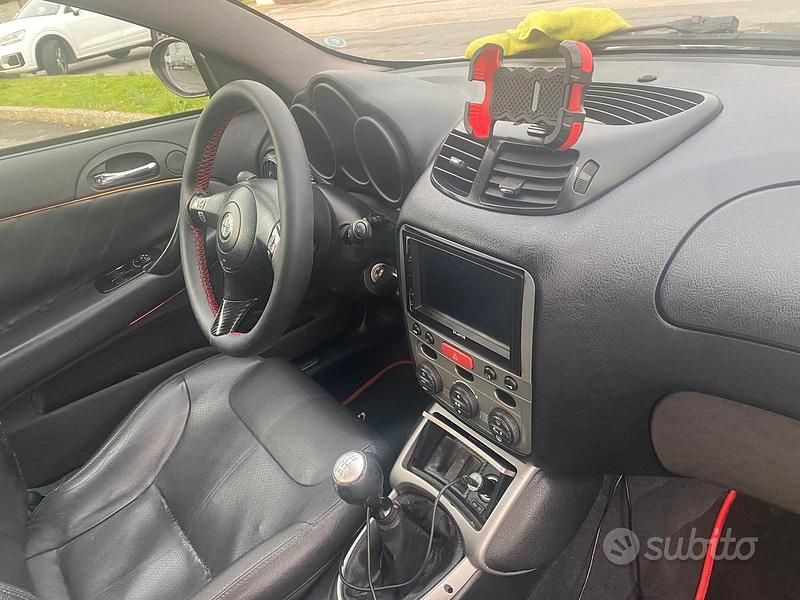 Usata Alfa Romeo GT 150 CV (110 kW) 2006 Grigio Coupé