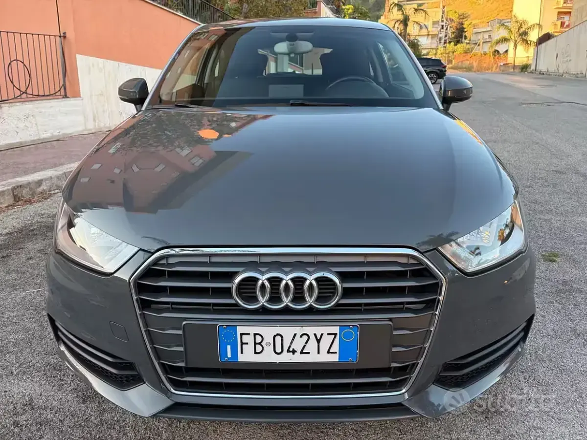 Usata Audi A1 Design 95 CV (69 kW) 2015 Grigio Utilitaria