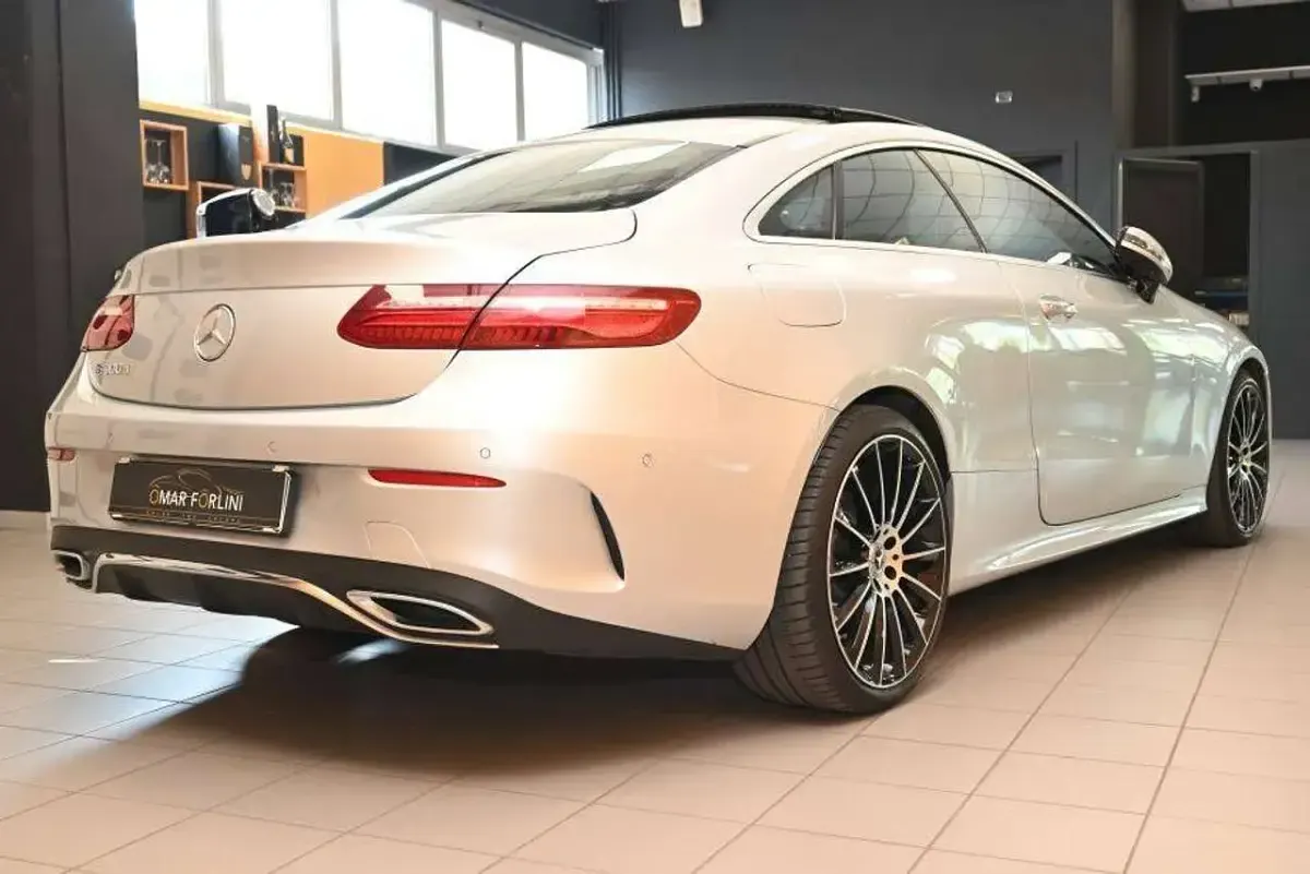 Usata Mercedes E300 Premium Plus 245 CV (180 kW) 2020 Argento met/pellealcantara Coupé