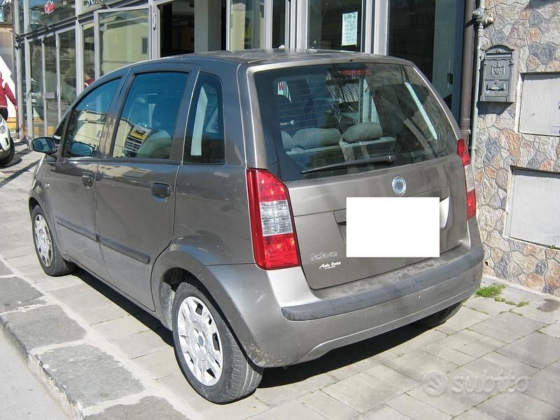 Usata Fiat Idea Dynamic 70 CV (51 kW) 2006 Giallo Monovolume