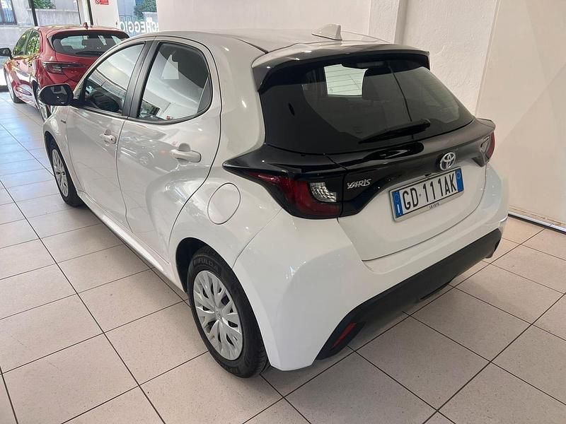 Usata Toyota Yaris Hybrid Business Edition 92 CV (67 kW) 2020 Bianco Berlina