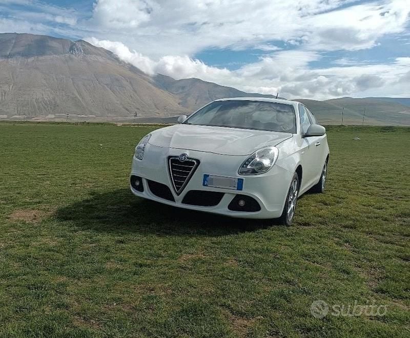 Usata Alfa Romeo Giulietta 109 CV (80 kW) 2013 Bianco Utilitaria