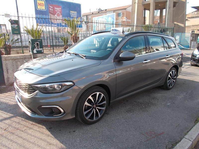 Grigio Usata 2017 Fiat Tipo S Station wagon | 5990 € (Buon prezzo) - Immagine 1/4