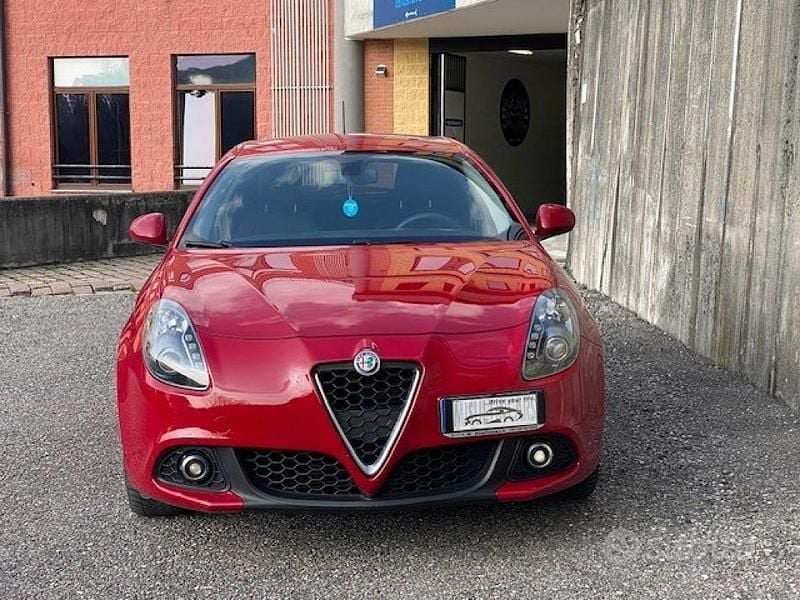 Usata Alfa Romeo Giulietta Super 120 CV (88 kW) 2018 Rosso Berlina