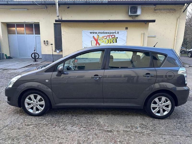 Usata Toyota Corolla Verso Sol 136 CV (100 kW) 2008 Grigio Monovolume