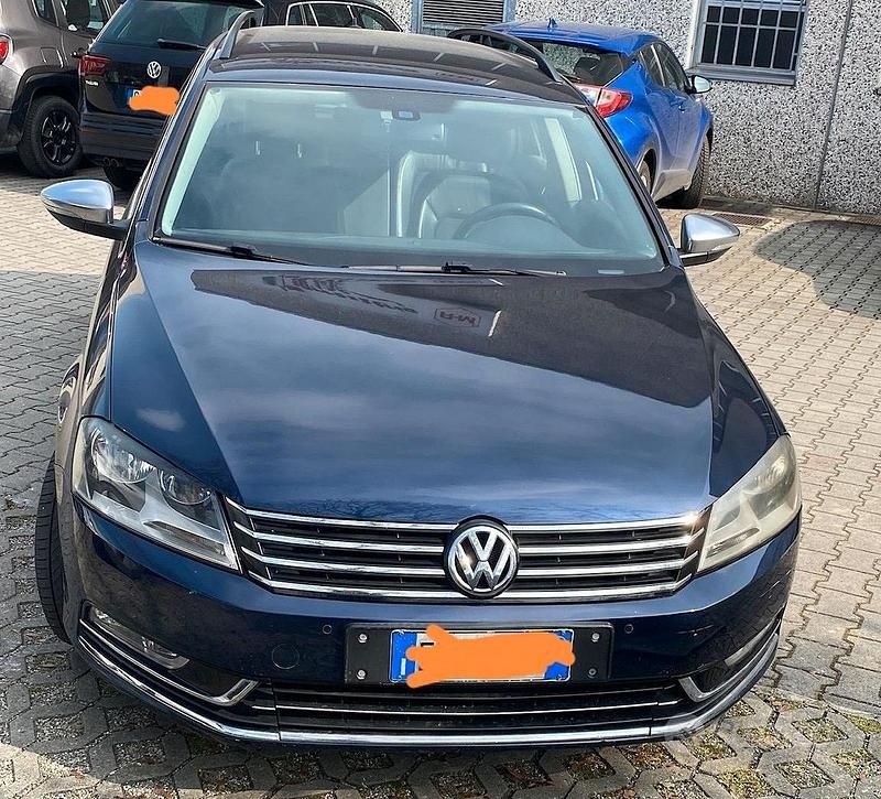 Usata VW Passat 140 CV (102 kW) 2014 Blu Station wagon