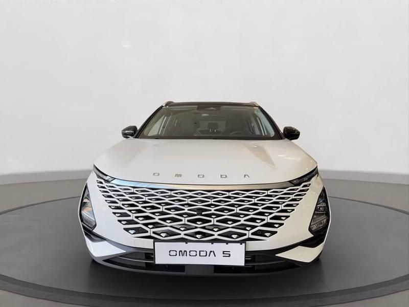 Nuova Omoda 5 147 CV (108 kW) 2026 Khaki white & carbon crystal black roof SUV
