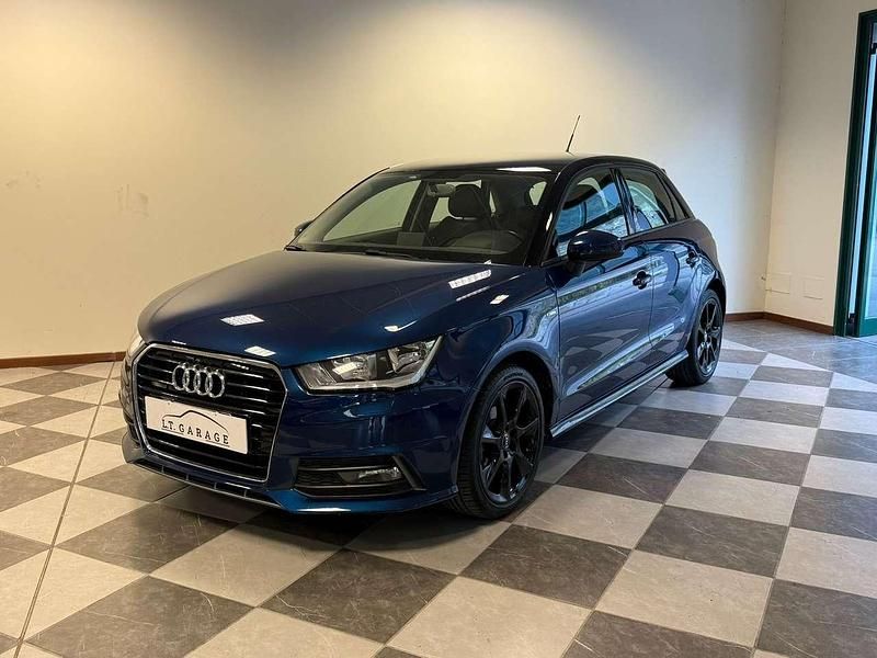 Blu/azzurro Usata 2017 Audi A1 Sportback Admired Due volumi | 12.450 € (Buon prezzo) - Immagine 1/4