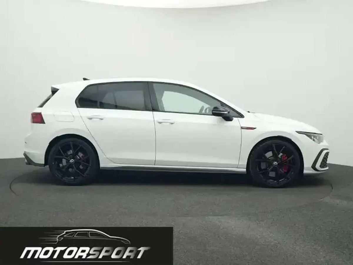 Usata VW Golf VIII Style 245 CV (180 kW) 2024 Pure white Berlina