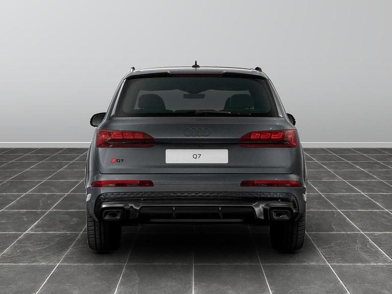 Usata Audi Q7 S-line plus 490 CV (360 kW) 2024 Grigio SUV