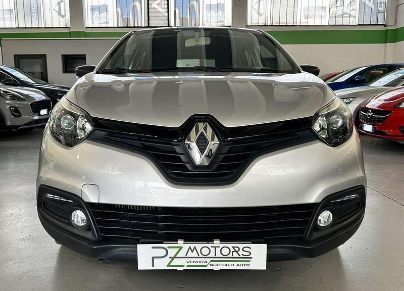 Usata Renault Captur 90 CV (66 kW) 2014 Argento SUV