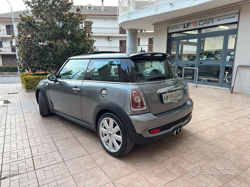 Usata Mini Cooper S Chili 175 CV (128 kW) 2009 Grigio Utilitaria