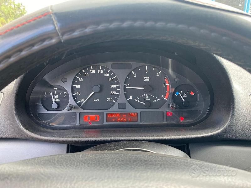 Usata BMW 320 Efficient Dynamics 136 CV (100 kW) 2001 Blu Station wagon