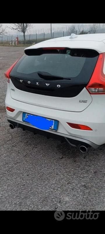 Usata Volvo V40 120 CV (88 kW) 2016 Bianco Station wagon