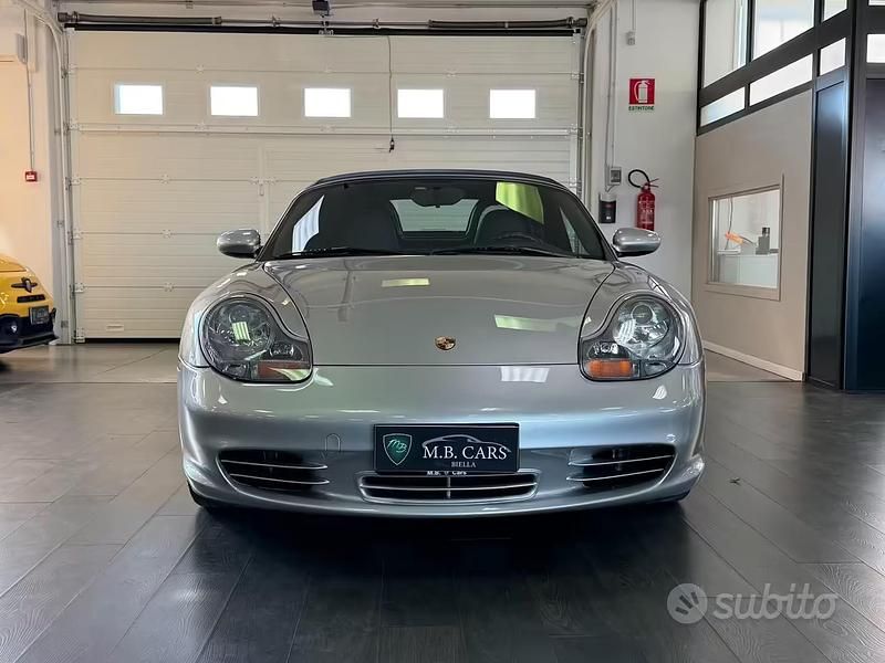 Usata Porsche Boxster 260 CV (191 kW) 2004 Grigio Cabrio
