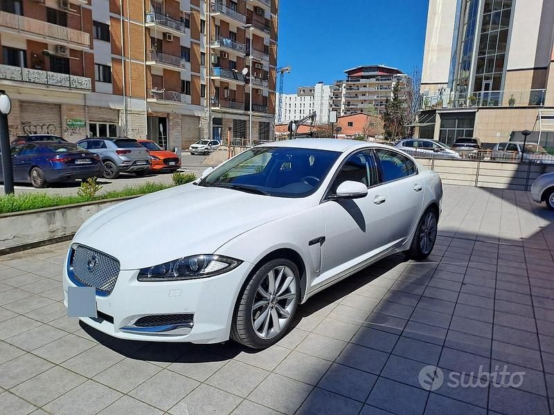 Usata Jaguar XF Luxury 190 CV (139 kW) 2012 Bianco Berlina