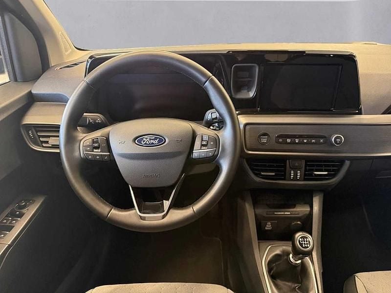 Usata Ford Tourneo Courier Titanium 125 CV (91 kW) 2025 Nero Monovolume