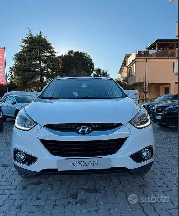 Usata Hyundai ix35 Xpossible 115 CV (84 kW) 2015 Bianco SUV
