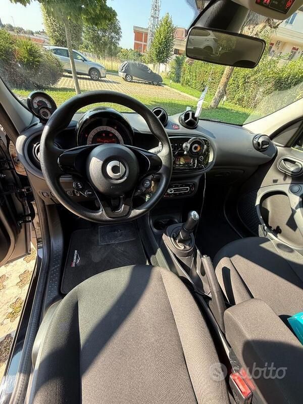 Usata Smart ForFour 71 CV (52 kW) 2019 Grigio Utilitaria