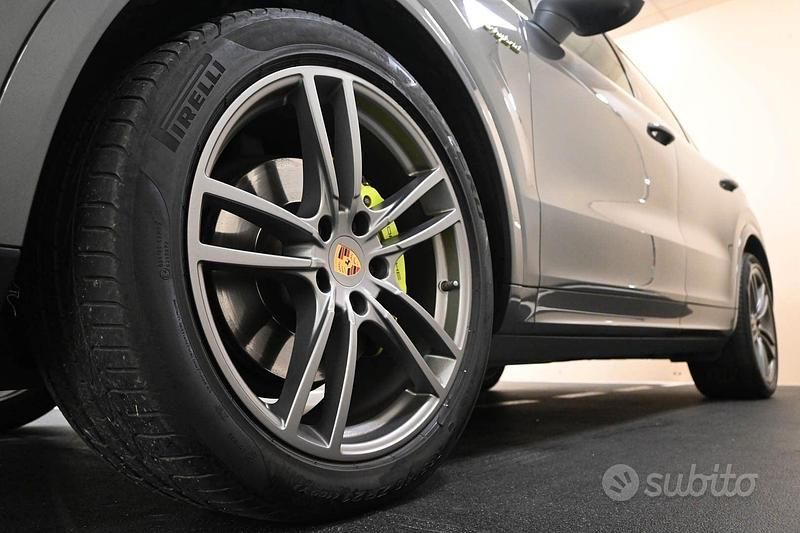 Usata Porsche Cayenne 462 CV (339 kW) 2020 Grigio SUV