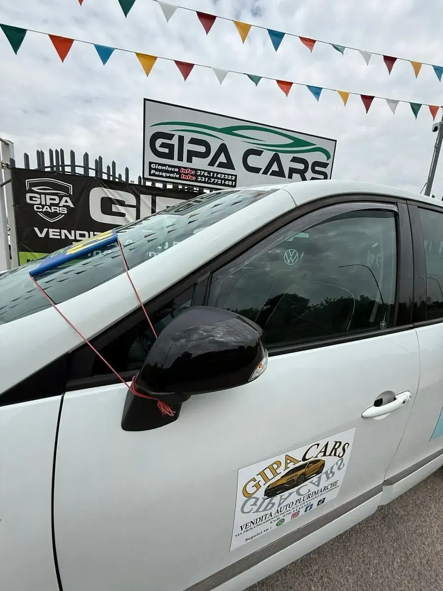 Usata Renault Scénic Bose Edition 110 CV (80 kW) 2012 Bianco Monovolume
