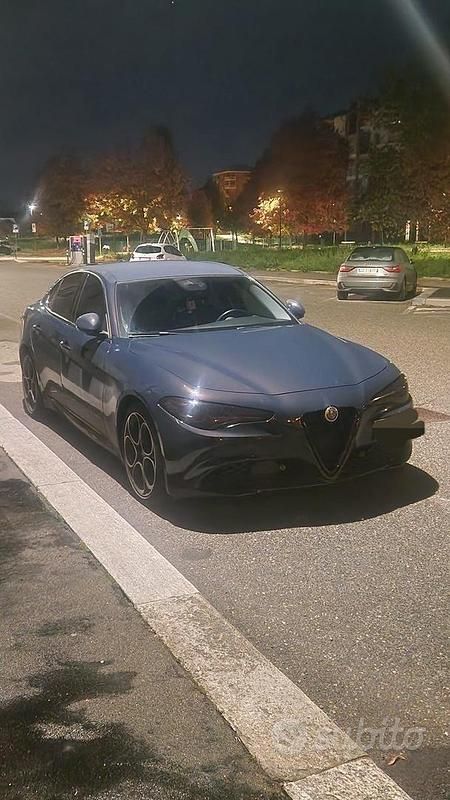 Usata Alfa Romeo Giulia 160 CV (117 kW) 2018 Grigio Berlina