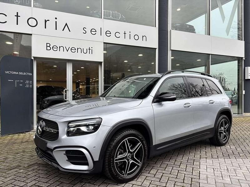 Usata Mercedes GLB200 AMG Line Premium 150 CV (110 kW) 2024 Argento SUV