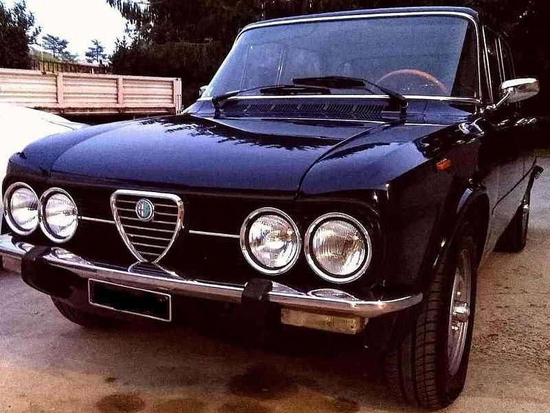 Usata Alfa Romeo Giulia Super 122 CV (89 kW) 1976 Blu/azzurro Berlina