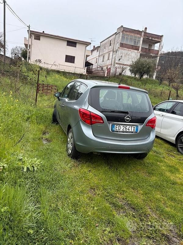 Usata Opel Meriva 100 CV (73 kW) 2010 Monovolume