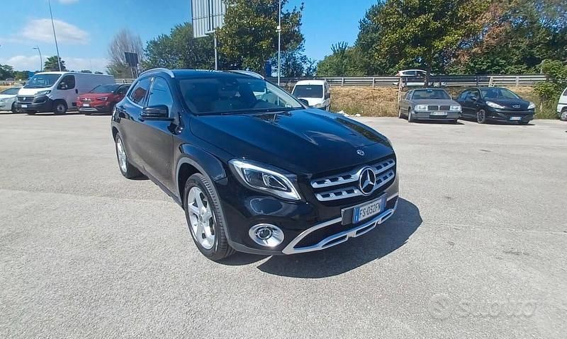 Usata 2018 Mercedes GLA200 Premium SUV | 21.900 € (Cara) - Immagine 1/4