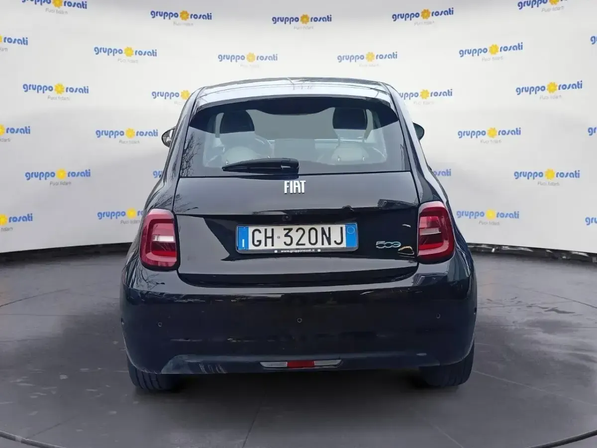 Second-hand Fiat 500e La Prima 86 kW (118 CP) 2021 Negru Hatchback