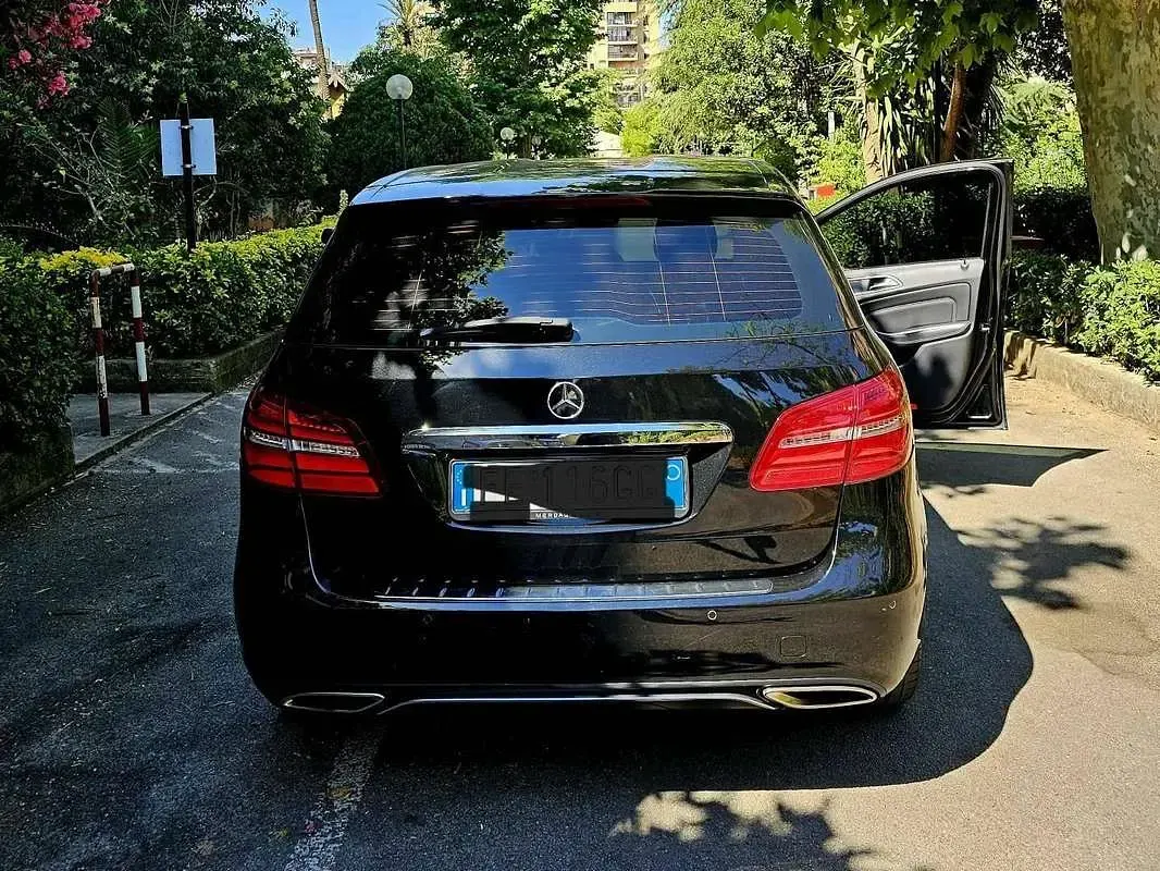 Usata Mercedes B200 Executive 136 CV (100 kW) 2016 Nero Utilitaria