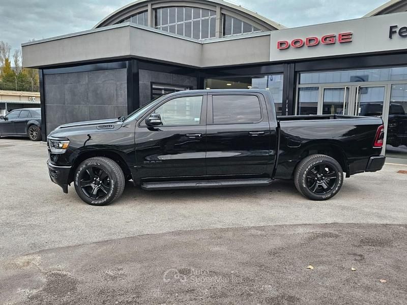 Usata RAM 1500 401 CV (294 kW) 2022 Nero metallizzato Pick-up