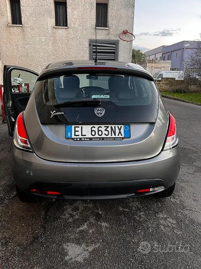 Usata Lancia Ypsilon 95 CV (69 kW) 2012 Grigio Utilitaria